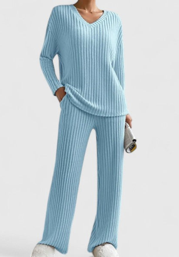 Angeline™ Comfortabele Set | V-hals Trui en Brede Ribbroek