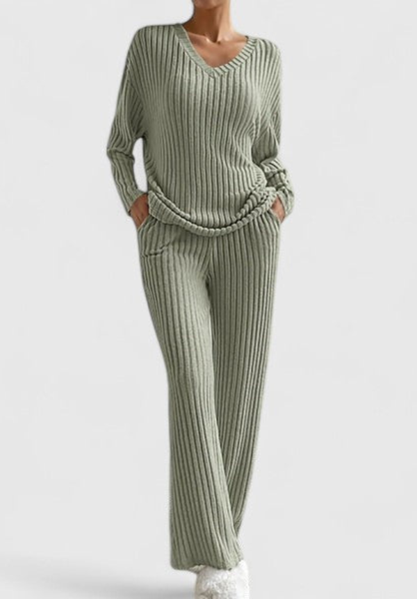 Angeline™ Comfortabele Set | V-hals Trui en Brede Ribbroek
